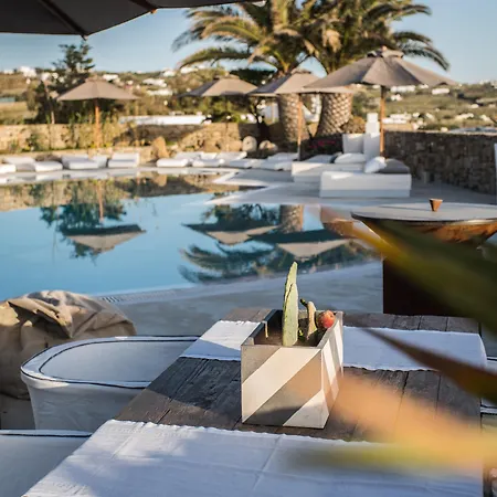 オストラコ スイーツ ホテル