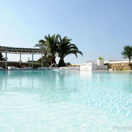 オストラコ スイーツ ホテル 4*