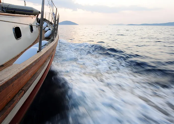 أجنحة أوستراكو 4* Mykonos Town