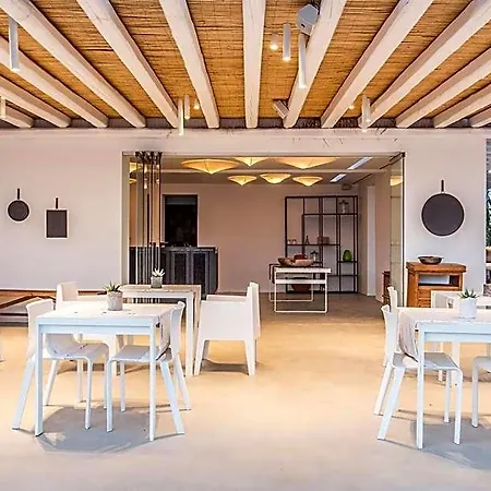 Ostraco Hotel